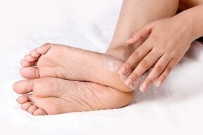 Treat foot skin fungus with cream