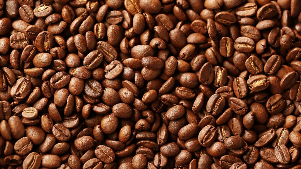 The most fragrant way to treat onychomycosis is to take a bath with natural ground coffee.